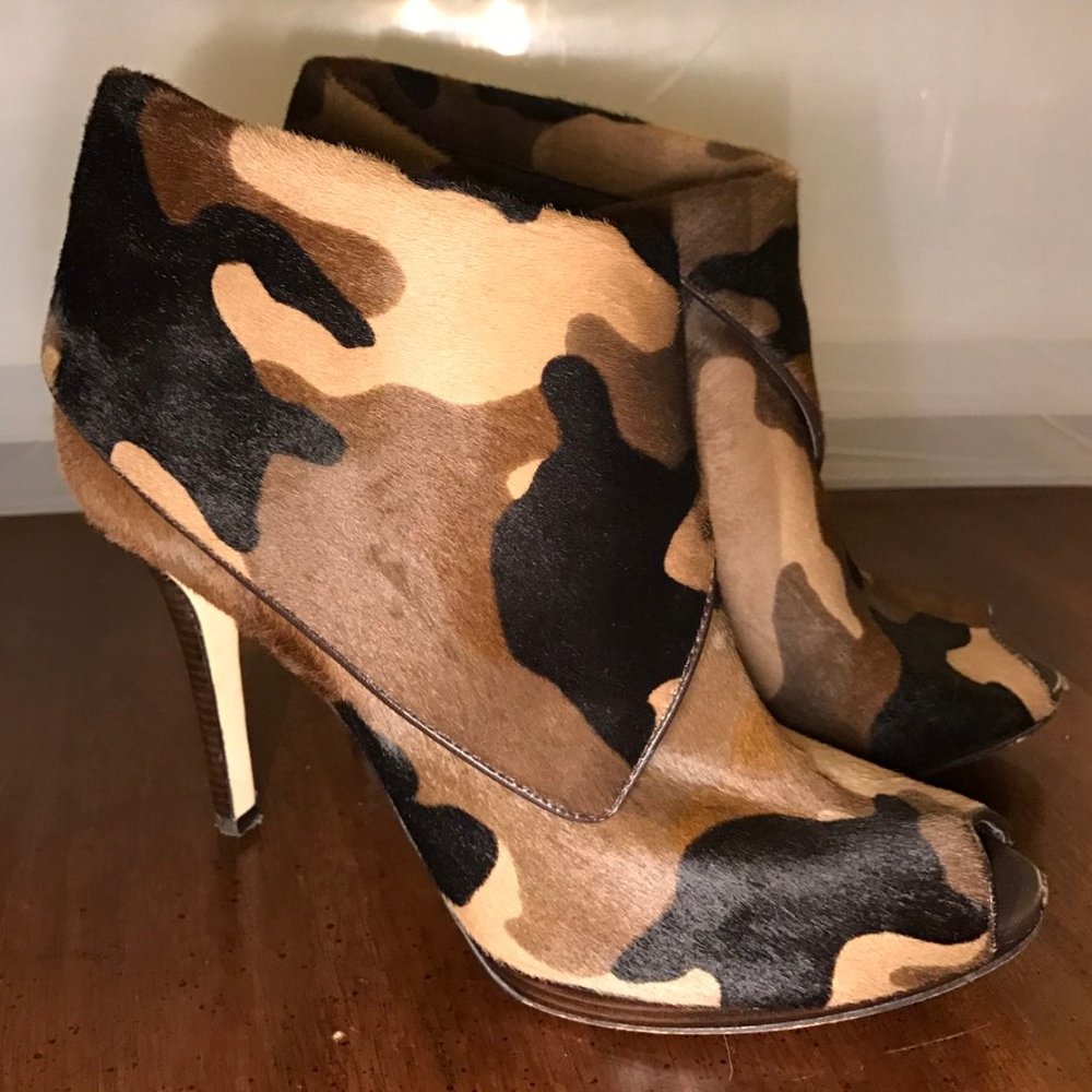 MICHAEL KORS Open Toe CAMO Ankle Boots/Booties